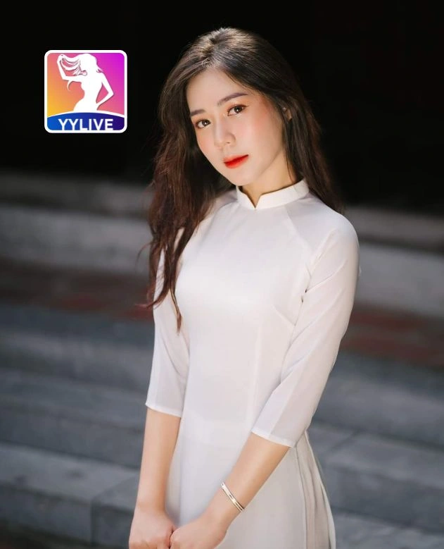 Thùy Linh-YYLIVE