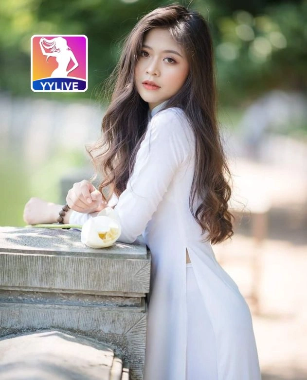 Thùy Linh-YYLIVE